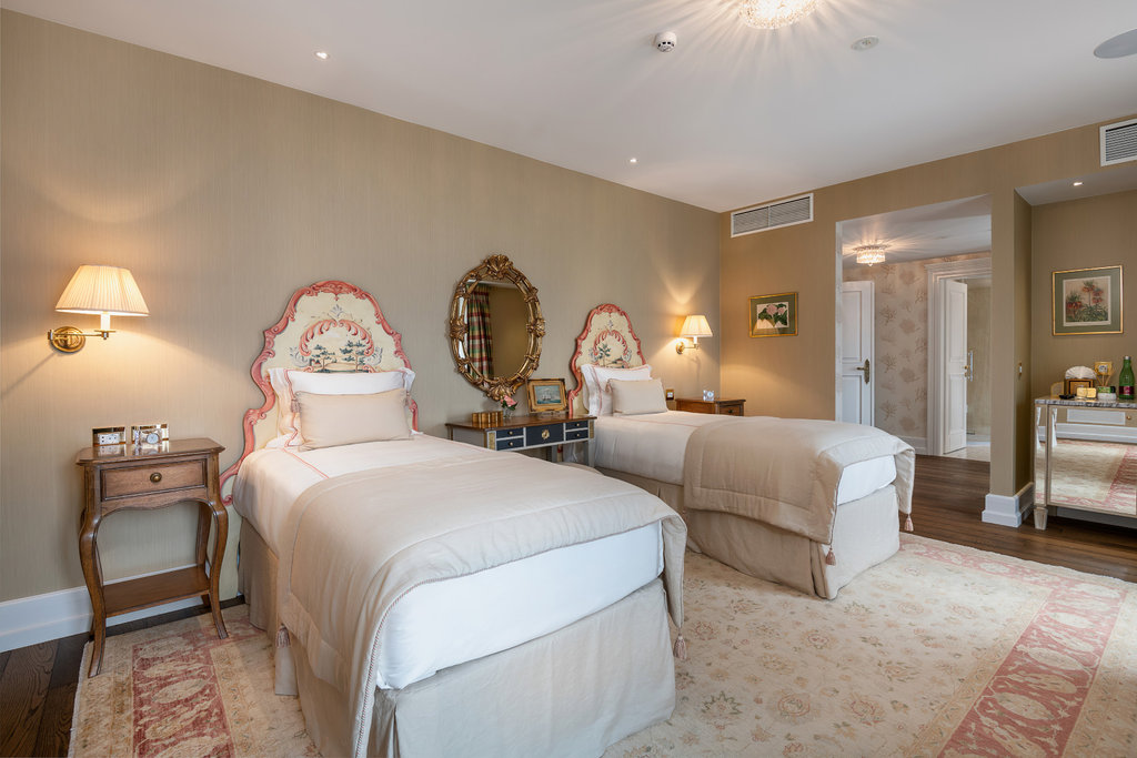Guest photo