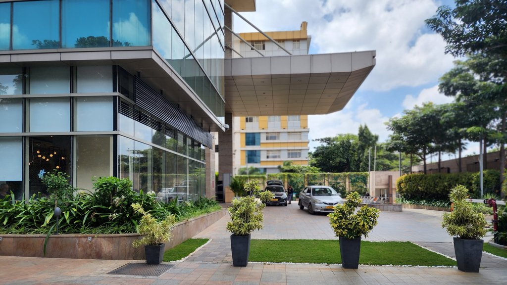 Holiday Inn Bengaluru Racecourse, an IHG Hotel - Exterior Feature