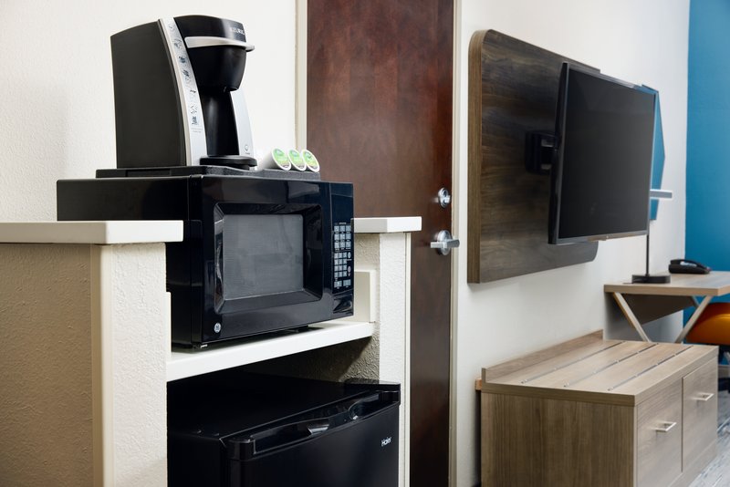 Holiday Inn Express Hotel & Suites BRIDGEPORT