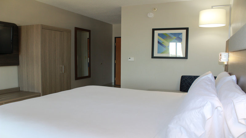 HOLIDAY INN EXP STES HOPE MILL