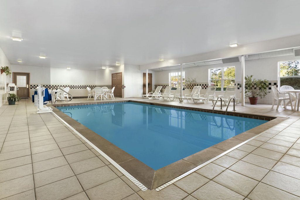 Holiday Inn Express & Suites ELYRIA, Lorain