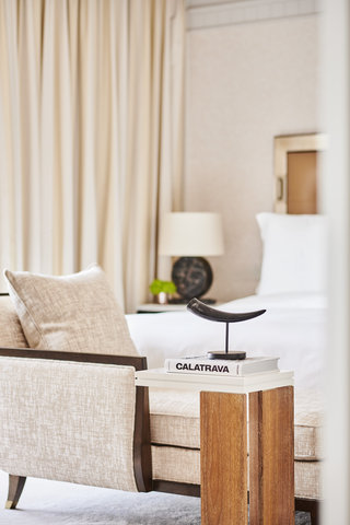 Four Seasons Suite King Bed