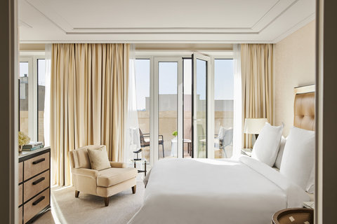Four Seasons Suite with Terrace