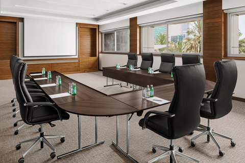 Conduct stress free meetings in our spacious meeting room