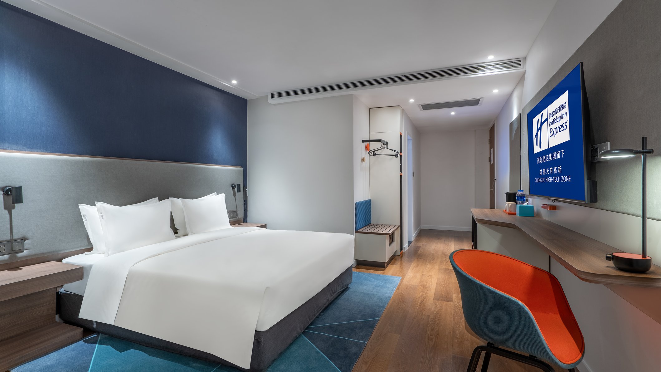 Holiday Inn Express CHENGDU HIGH-TECH ZONE Room Type - 1 King Standard Extra Floor Space Holiday Inn Express CHENGDU HIGH-TECH ZONE Room Type - 1 King Standard Extra Floor Space