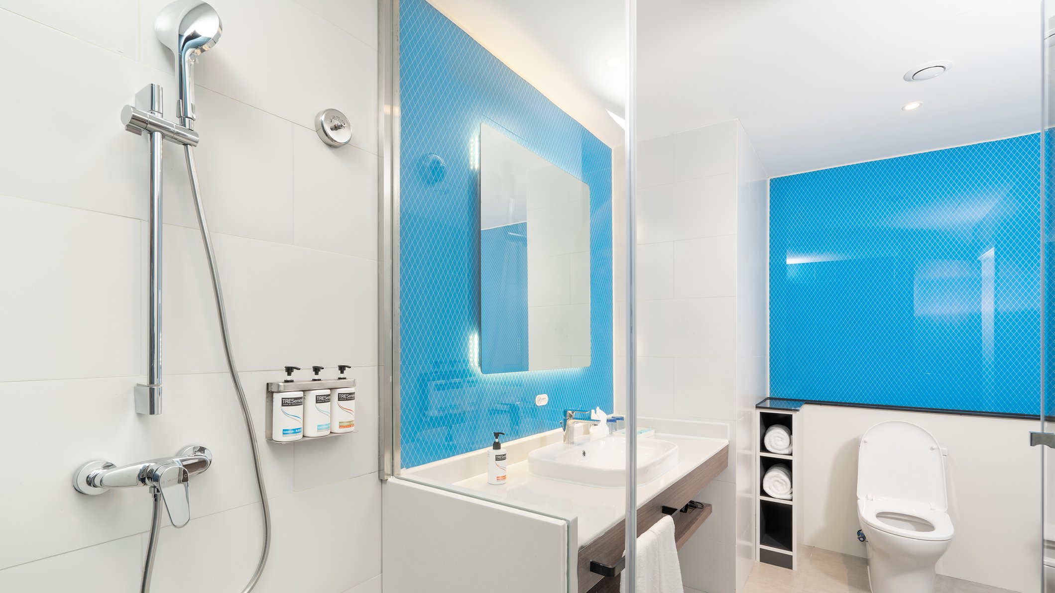 Holiday Inn Express CHENGDU HIGH-TECH ZONE Room Type - 1 King Standard City View Holiday Inn Express CHENGDU HIGH-TECH ZONE Room Type - 1 King Standard City View