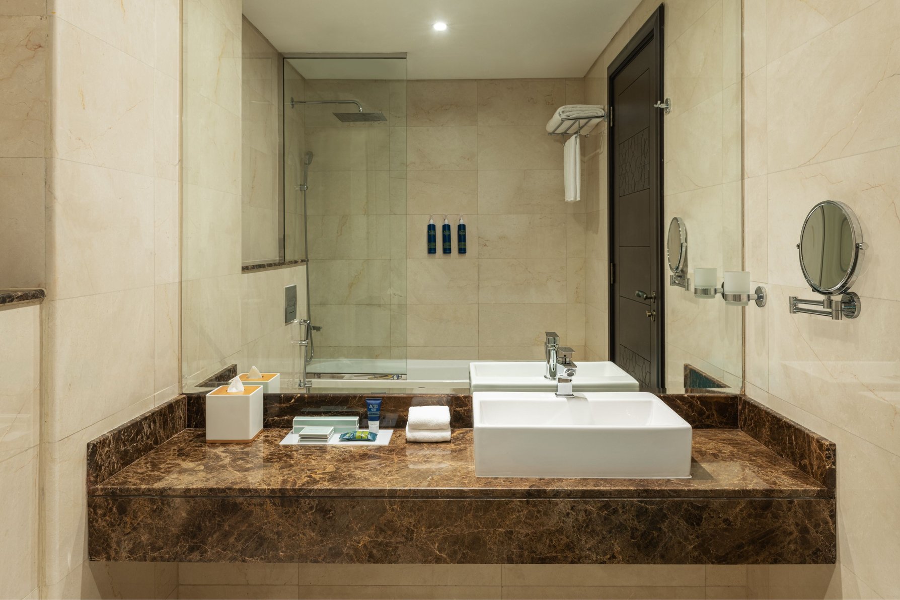 Four Points by Sheraton Production City, Dubai Room Type - Superior, Guest room, 1 King
