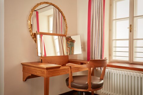 Guest Room - Vanity Table