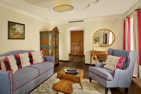 Two-Bedroom King Suite - Antique Details