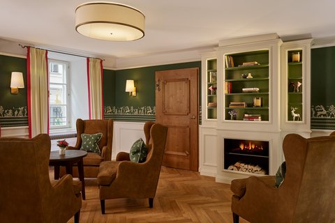 Green Salon - Lounge Set Up