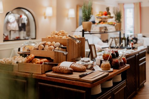Breakfast Room Rosa Salon