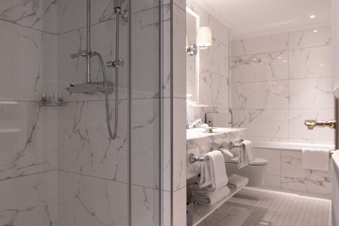 Chopra Suite Bathroom