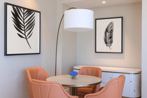 Metropolitan Suite Dining Room