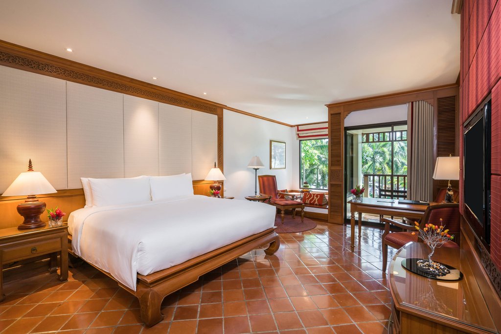 JW Marriott Phuket Resort & Spa Room Type - Deluxe Partial Seaview, Guest room, 1 King, Garden view, Partial sea view, Balcony