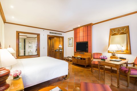 Deluxe Guest Room - King Bed