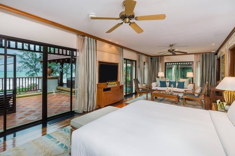 Ocean Front Suite