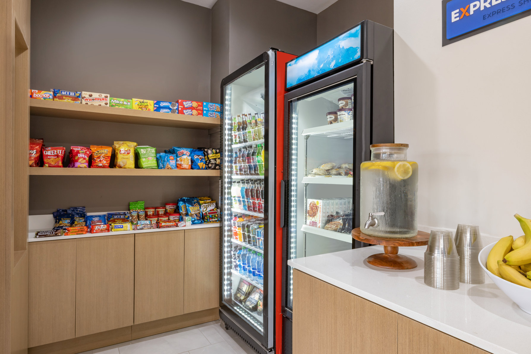 Stop by our 24/7 market for a quick snack or cold beverage.