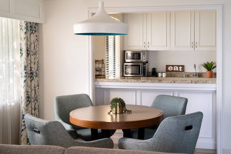 Cottage Kitchenette & Dining Area