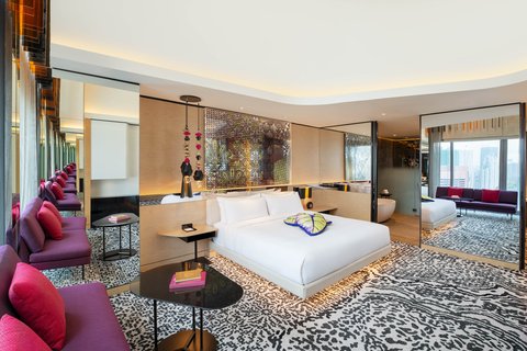 King WOW Suite