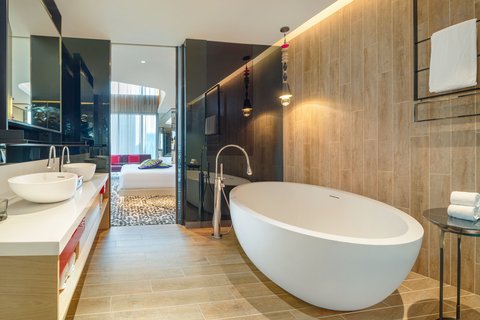 WOW Suite Bathroom