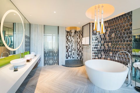 EWOW Suite Bathroom