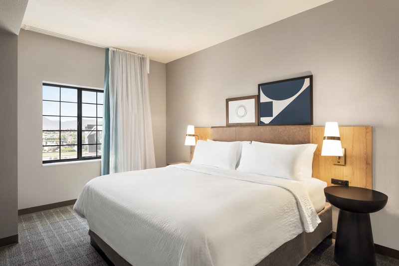 1 King Bed Studio Suite