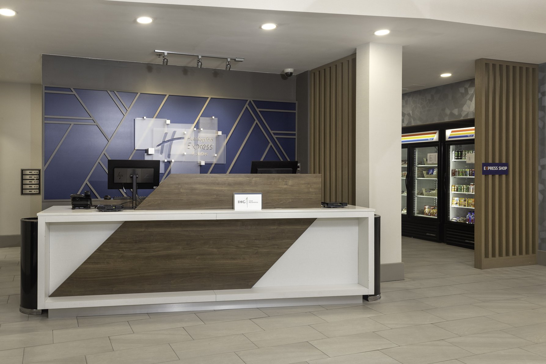 Front Desk with Express Shop adjacent