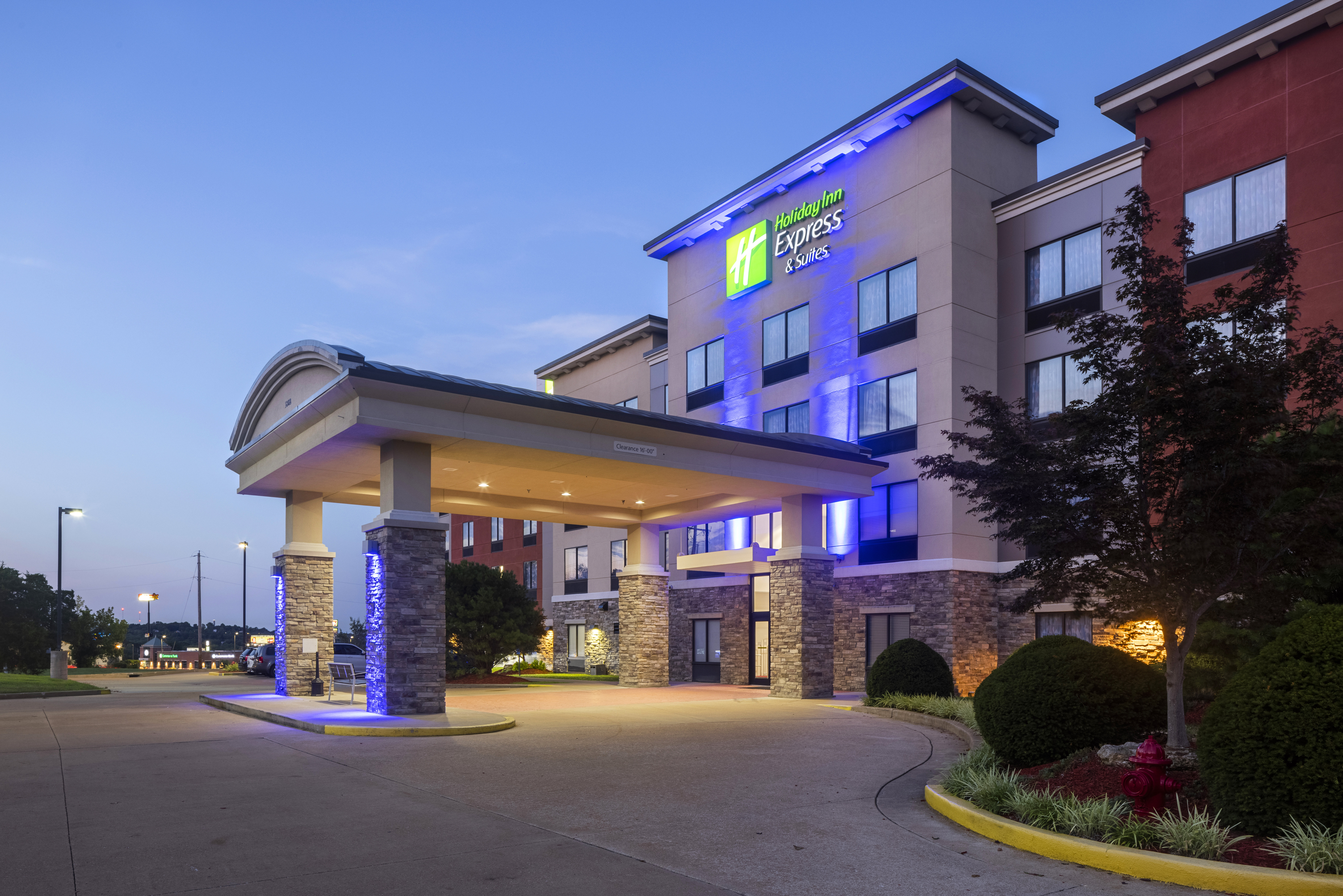 Holiday Inn Express Hotel & Suites South
