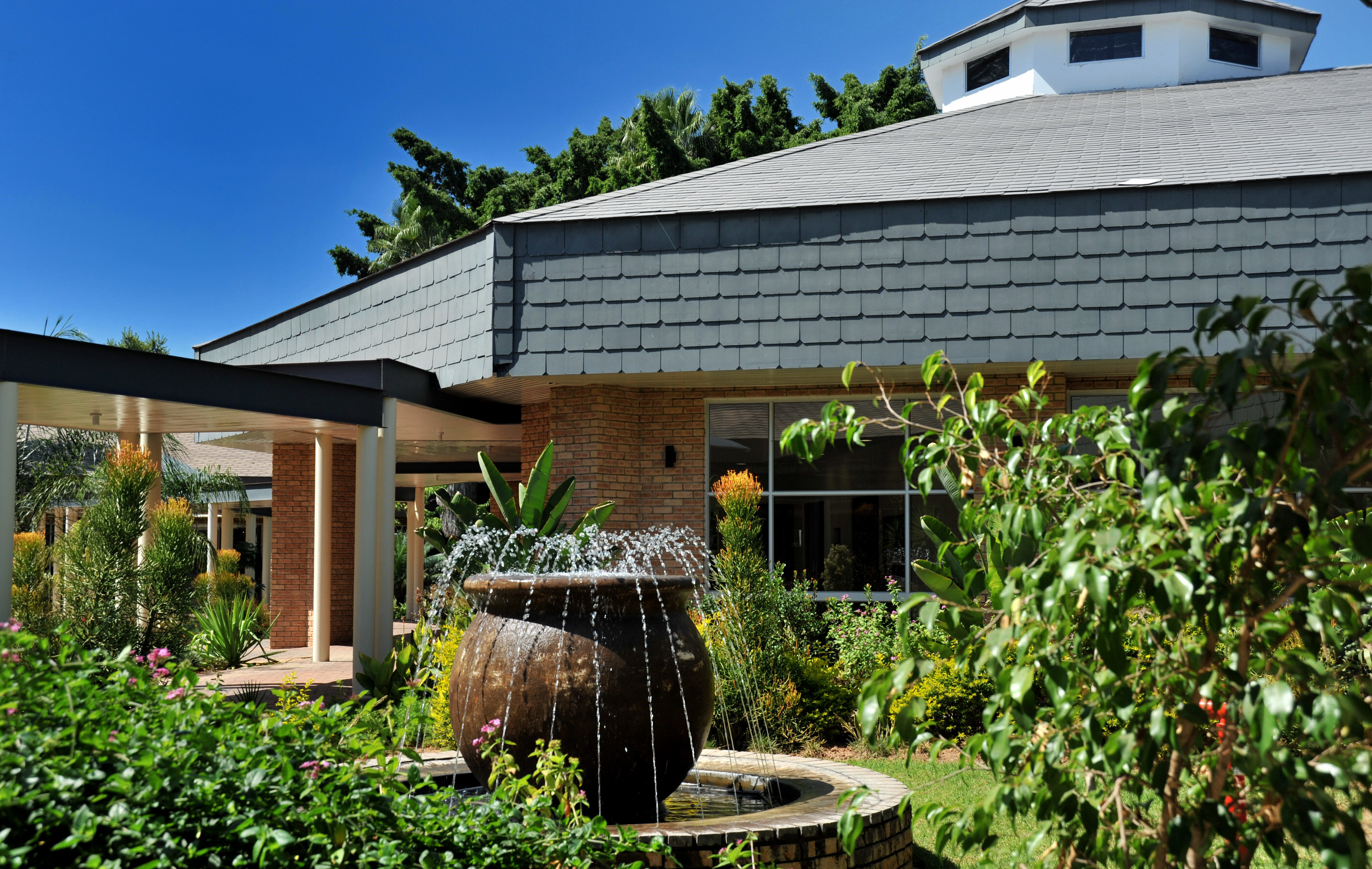 Cresta Lodge