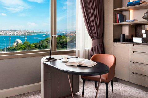 Suite Working Desk