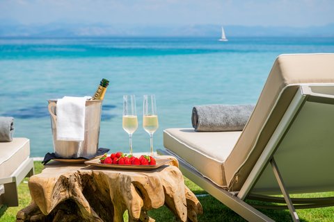 Pavilion Suite Waterfront Loungers