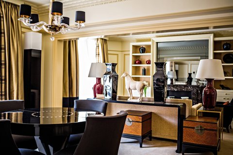 Prince de Galles Suite d Or Living Area