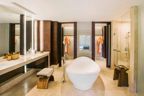 Bathroom of The Ritz-Carlton Suite