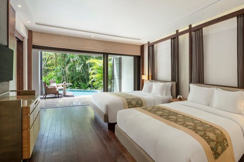 Bedroom of The Ritz-Carlton Suite with Pool Access