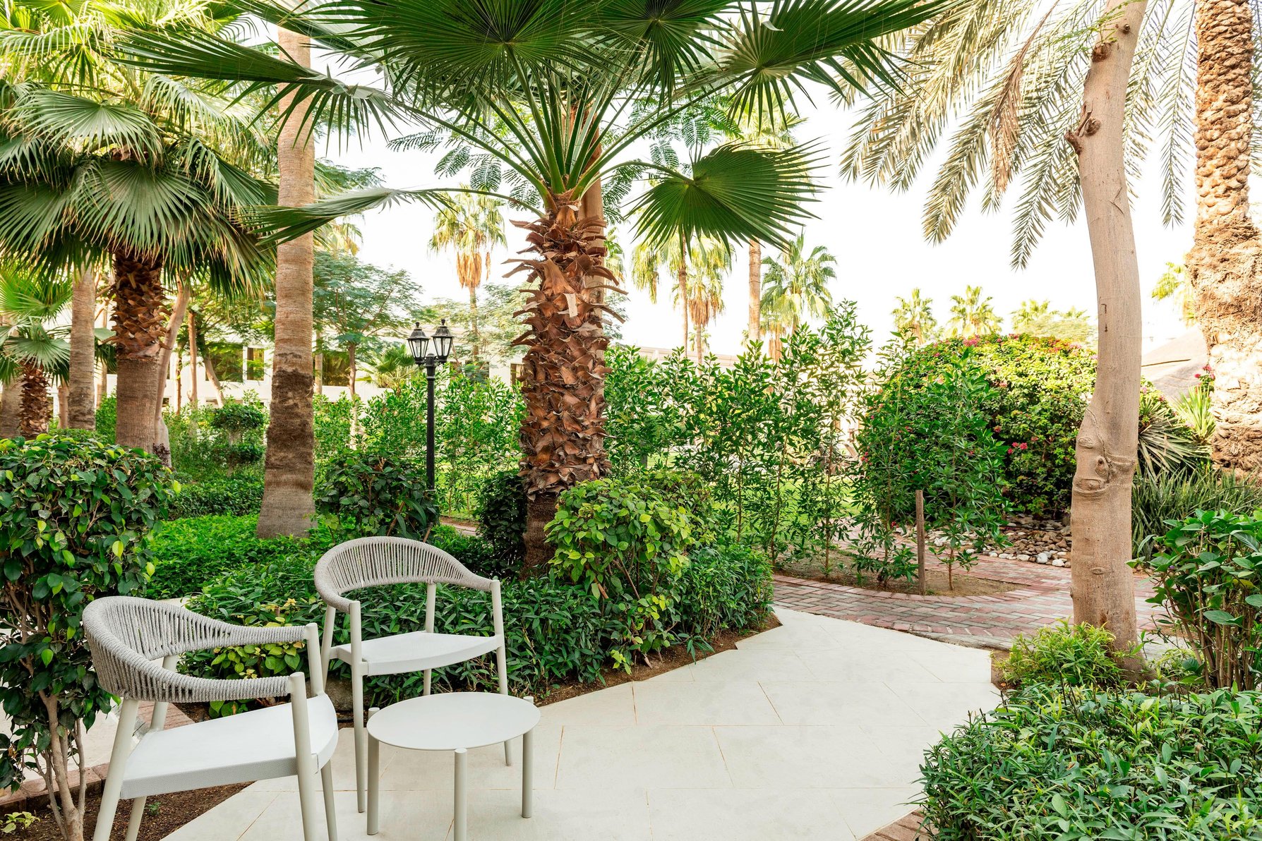 Le Meridien Dubai Hotel & Conference Centre Room Type - Deluxe Guest room, 2 Twin, Garden view