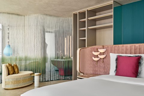 King | Sea Facing | EWOW Suite