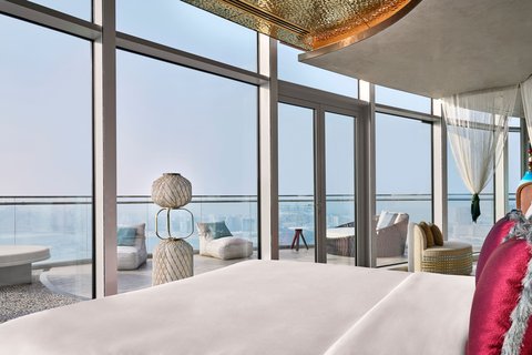 King | Sea Facing | EWOW Suite