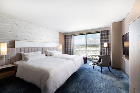 Deluxe Twin Guest Room Grand View