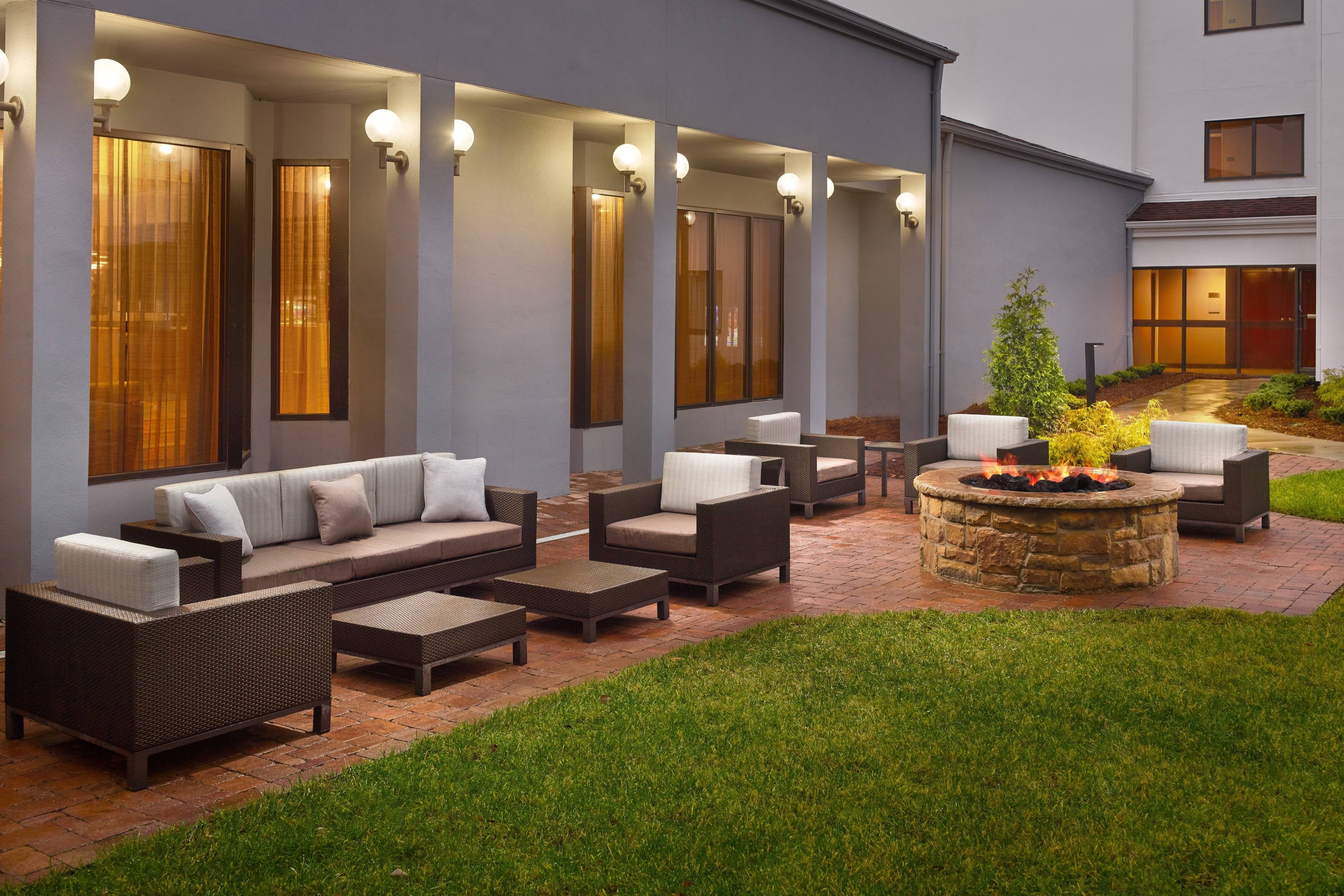 Courtyard Charlotte SouthPark