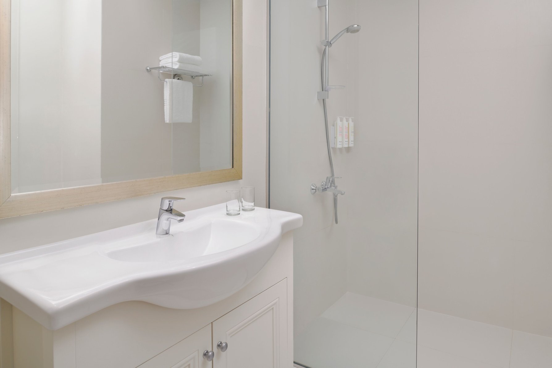 Delta Hotels, Dubai Investment Park Room Type - Superior Twin Room, Guest room, 2 Double