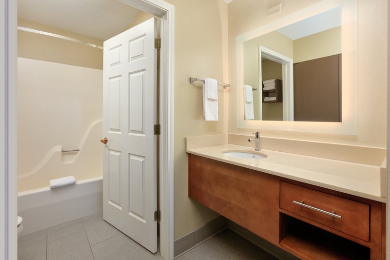 STAYBRIDGE SUITES CORNING