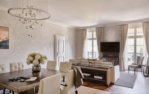 Grand Suite, Living and Dining Room