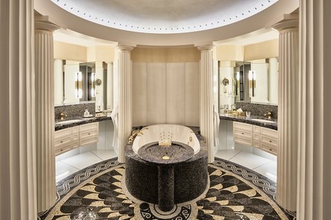 Royal Suite, Bathroom