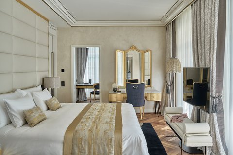 King Suite, Bedroom