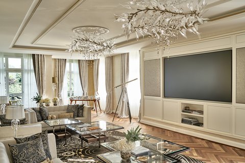 King Suite, Livingroom