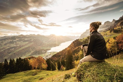 Heidiland Walensee Aussicht Frau Herbst Fotograf Kessler