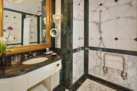 Deluxe Room, Accessible