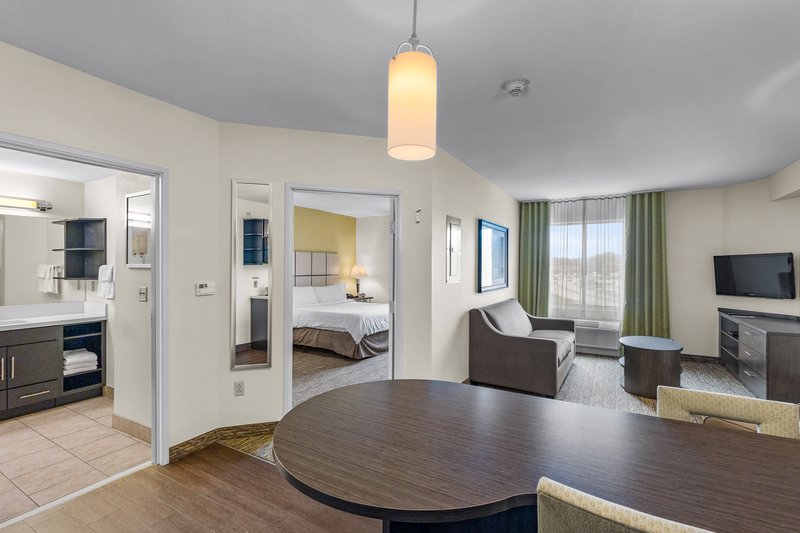Candlewood Stes Erie