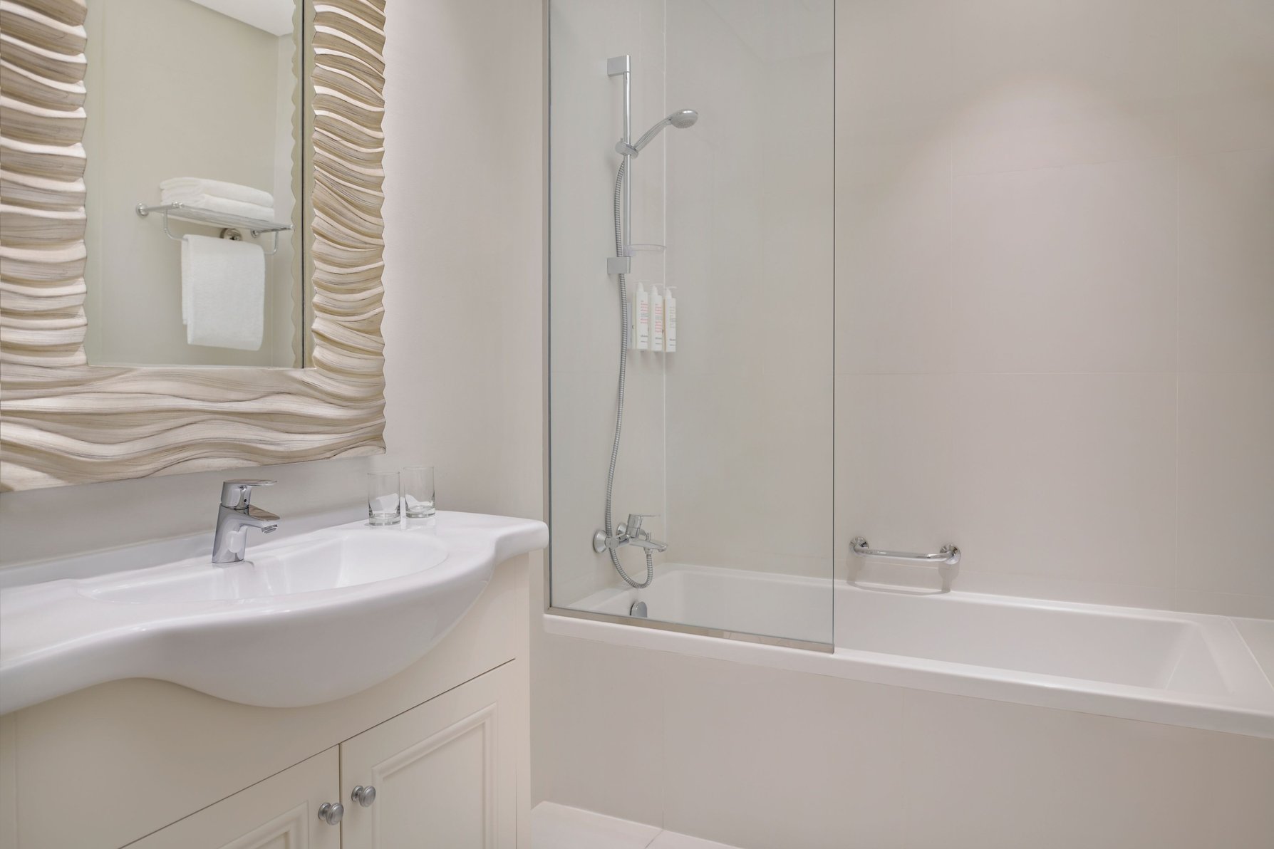 Delta Hotels, Dubai Investment Park Room Type - Executive Room, Guest room, 1 King, Pantry access