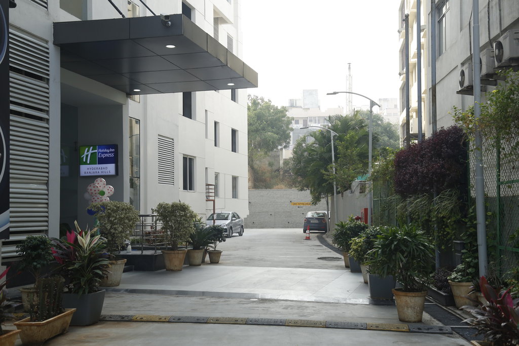 Hotel Exterior Feature
